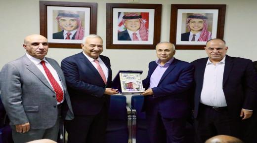 ندوة حول نظام الفوترة تستضيف (أبو علي) في منتدى الخليل