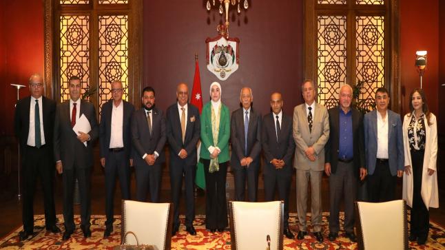 رئيس الديوان الملكي الهاشمي يوقع مذكرة تفاهم بين الديوان الملكي الهاشمي وجمعية المستثمرين في قطاع الاسكان الاردني
