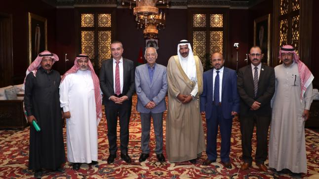 العيسوي يلتقي عددا من الوفود بالديوان الملكي الهاشمي