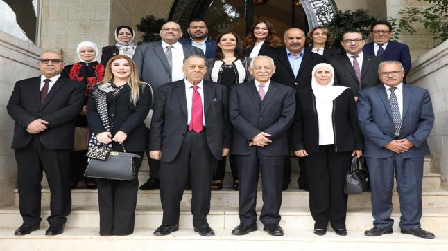 *رئيس الديوان الملكي يلتقي إعلاميين وناشطين حقوقيين ووفدا من جماعة عمان لحوارات المستقبل