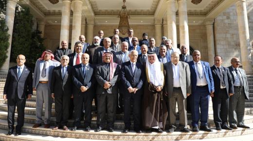 *رئيس الديوان الملكي يلتقي أعضاء ملتقى متقاعدي جنوب شرق عمان*