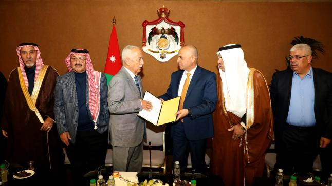 *خلال لقائهم رئيس الديوان الملكي الهاشمي* *شيوخ ووجهاء عشائر السبع بالأردن: نسير خلف الملك دفاعا عن الأردن وفلسطين