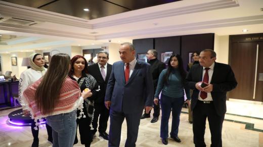 العين عبد الحكيم الهندي يرعى افتتاح بازار البلد .. وغزة حاضرة – صور