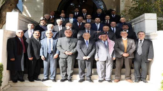 رئيس الديوان الملكي يلتقي شيوخ ووجهاء يازور*