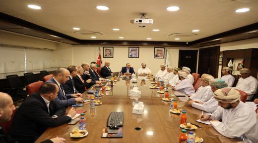 شركة البوتاس العربية ووزارة التجارة والصناعة وترويج الاستثمار في سلطنة عُمان تبحثان تعزيز الفرص الاستثمارية والتكاملية المستقبلية في قطاعي الأسمدة والتعدين