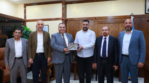 مذكرة تفاهم بين جامعة الزرقاء وشركة الآفاق الهندسية للوحات الكهربائية