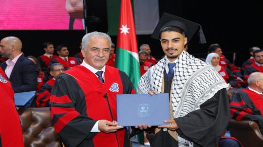 بالصور … أ.د.حمدان يرعى اليوم الاول لإحتفال عمان الاهلية بتخريج طلبة الفصل الثاني من الفوج 31