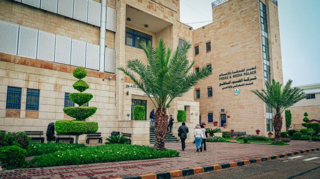 مناقشة رسائل ماجستير في تخصص الإعلام الرقمي