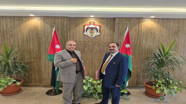 الزرقاء : بمناقشة جميع المشاريع الصحية ومن خلال الاجتماع تم تفويض مدير الصحه بكافة صلاحيات الوزير بخصوص طرح العطاءات