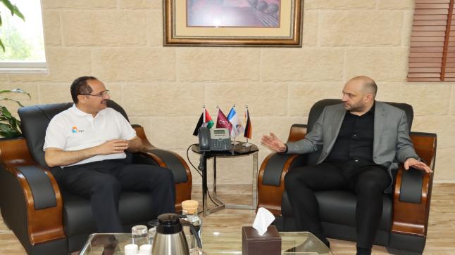 صناعة عمان” والجامعة الألمانية الأردنية يبحثان تعزيز التعاون في مجال الاستشارات والتدريب