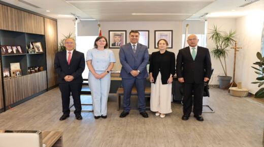 وزير الزراعة يبحث مع الرئيس التنفيذي للاتحاد الدولي للأسمدة سبل تعزيز الأمن الغذائي العالمي ودور الأردن كشريك رئيس في سلاسل الإمداد المستدامة