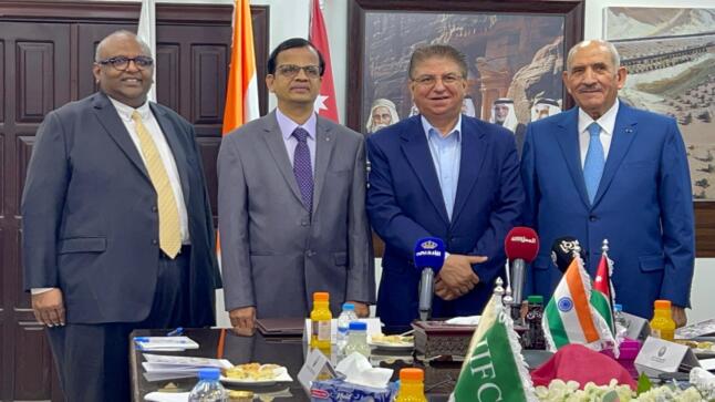 “الفوسفات الأردنية” توقع اتفاقية استراتيجية مع كورومانديل الهندية لتزويدها بـ 500 ألف طن من الفوسفات الأردني سنويًا