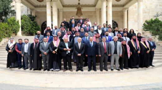 رئيس الديوان الملكي الهاشمي يستقبل وفداً من أبناء عشيرة الرواجفه