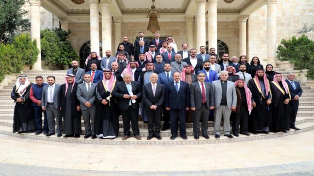 رئيس الديوان الملكي الهاشمي يستقبل وفداً من أبناء عشيرة الرواجفه