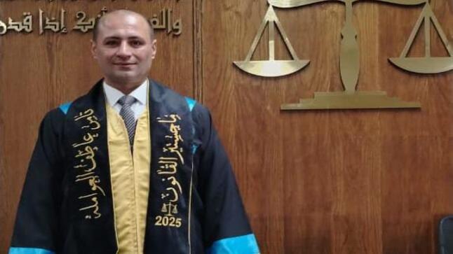 ثامر عاطف العواملة.. مبارك الماجستير في القانون