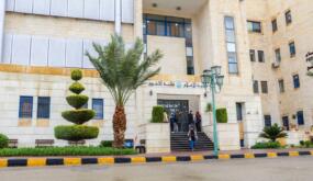 “اعلام الزرقاء” تحصل على أول شهادة اعتماد أردني للبرامج الاكاديمية