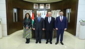 رئيس الوزراء الأسبق الرزاز في حوارات “الشرق الأوسط”: العالم يعيد تشكيل نفسه… وتمكين الشباب مفتاح حماية الأردن