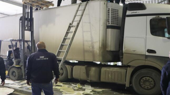 في عملية مشتركة، إدارتا مكافحة المخدرات في الأردن وسوريا ، تحبطان تهريب ٩٤٣ كغم من عجينة الكبتاجون المخدرة عبر مركز حدود جابر