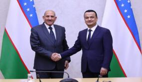 الذنيبات يبحث مع وزير الاستثمار الاوزبكي التعاون في صناعة الأسمدة الفوسفاتية واقامة مشاريع استثمارية استراتيجية