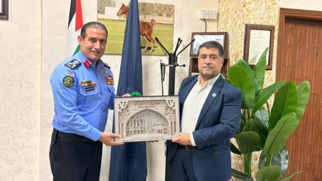جامعة الزرقاء تزور قيادة مجموعة مراسم الأمن العام لبحث سبل التعاون المشترك