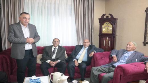 جاهة آل عليان وعشيرة العقيدات .. النائب محمد الظهراوي طلب والشيخ محمد عقيدات اعطى – فيديو