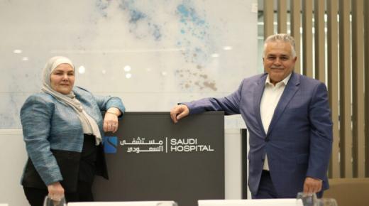 مؤسس مستشفى السعودي يقيم سحورا رمضانيا ويطلع الحضور على استعدادت الانطلاق .. صور