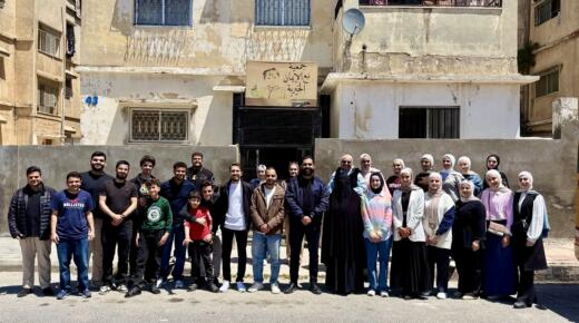 كلية الصيدلة في جامعة الزيتونة الأردنية تنظم زيارة إنسانية إلى مركز نبع الإيمان للأيتام