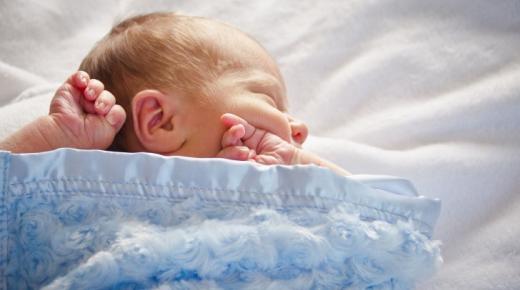 جريمة بشعة.. أم تقتل رضيعتها وتضعها بالثلاجة في الأردن