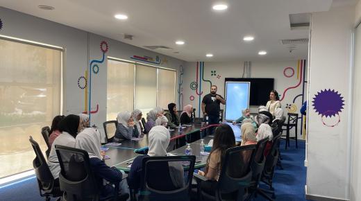 ZINC” تستمر بعقد ورشات تدريبية للنساء حول الاستخدام الآمن للأجهزة الذكية