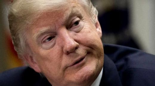 ممثلة أفلام إباحية تهدد ترامب بنشر صور عارية له !