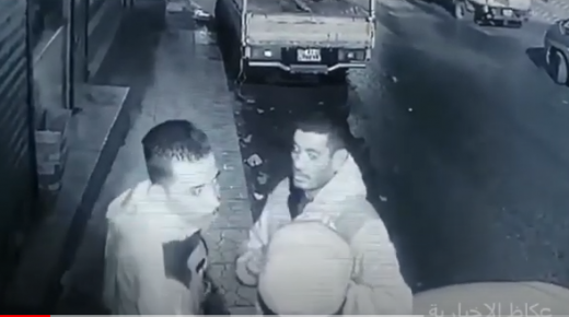 البحث الجنائي – القاء القبض على الشخصين اللذين اعتديا على عامل وطن – فيديو