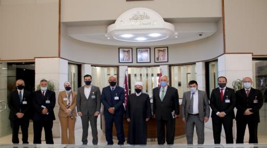 مفتي المملكة في جامعة الشرق الأوسط لتوطيد التعاون