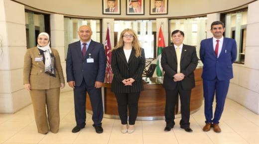 السفير الباكستاني في زيارة رسمية إلى جامعة الشرق الأوسط MEU