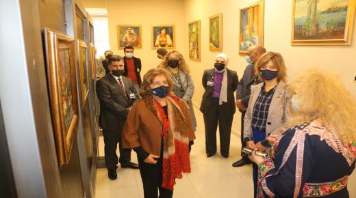 الشريفة هند ناصر تشيد بالمعرض الفني الذي أقامته جامعة الشرق الأوسط