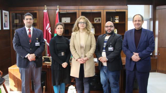 ملحق التعاون الثقافي الفرنسي تبحث آفاق التعاون مع جامعة الشرق الأوسط MEU