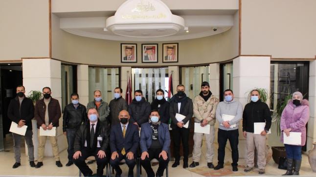 ضباطٌ من إدارة البحث الجنائي يشاركون في دورة “العدالة الجنائية” المقامة في جامعة الشرق الاوسط