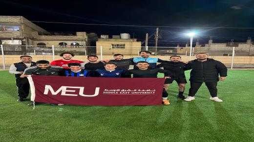 فريق “الشرق الأوسط” يتأهل إلى نصف نهائي بطولة الشباب لكرة القدم