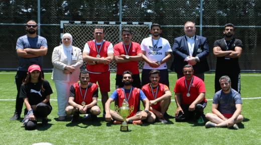 اختتام دوري كرة القدم في “الشرق الأوسط” بفوز الفريق الإعلامي