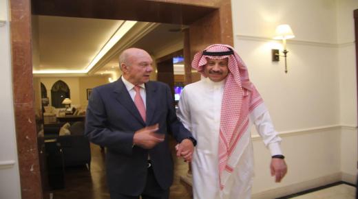 سفير خادم الحرمين الشريفين لدى الأردن نايف السديري يولم وزير البيئة والمياه والزراعة السعودي