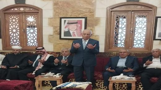 مندوبا عن الملك .. رئيس الديوان الملكي الهاشمي يعزي _ بعشيرة الخصاونه