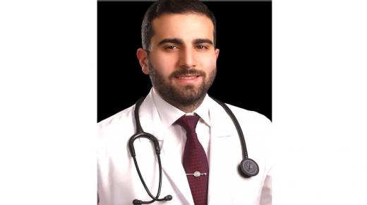 تهنئة لمعالي مالك حداد بتخرج نجله مراد من كلية الطب