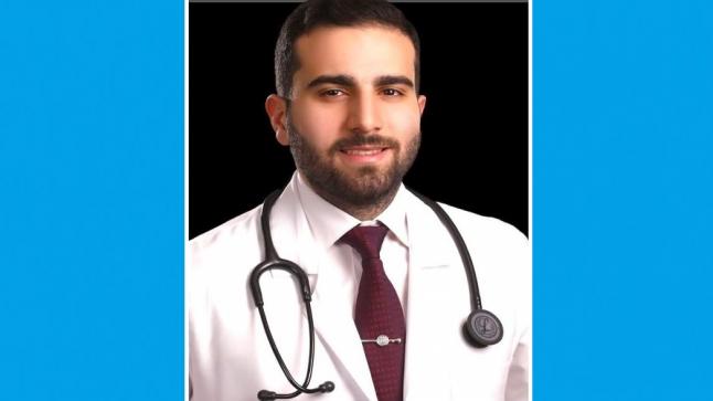 دبي: ابراهيم ابو زايد ( ابو اليسار) يهنيء معالي مالك حداد بتخرج نجله من كلية الطب