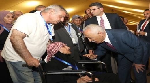 مندوبا عن جلالة الملك .. رئيس الديوان الملكي يودع بعثة حج مكرمة جلالة الملك لذوي الشهداء والمصابين العسكريين – صور