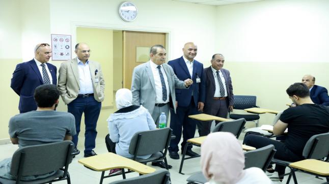 1256 محامٍ ومحامية يتقدمون لامتحان نقابتهم التحريري في “الشرق الأوسط”