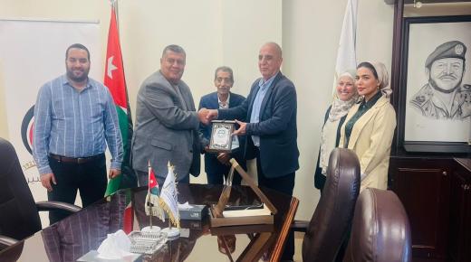 زيارة علمية من جامعة الزيتونة للمركز الأردني للتصميم والتطوير