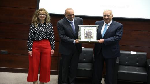 الخصاونة في “حواريات الشرق الأوسط”: الشباب “البترول والغاز والطاقة الحقيقية” للأردن