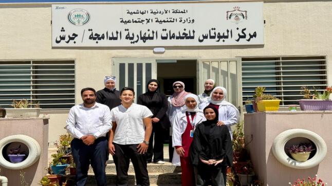 كلية التمريض في جامعة فيلادلفيا تنظم زيارة ميدانية إلى مركز البوتاس في جرش