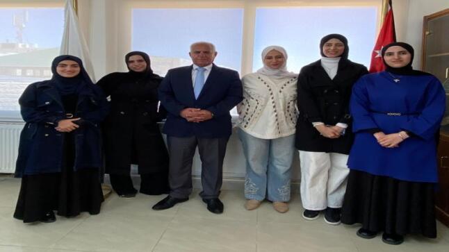 طلبة “الزيتونة” يحققون المركز الثاني مكررًا في البطولة الوطنية للمناظرات ويتأهلون للنهائيات