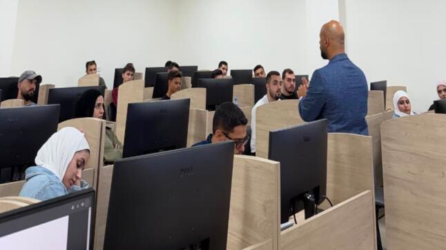 قسم ذكاء الأعمال في جامعة الزيتونة الأردنية ينظم ندوة حول تطوير المهارات الرقمية وتعزيز فرص تشغيل الخريجين بالتعاون مع مؤسسة نهر الأردن