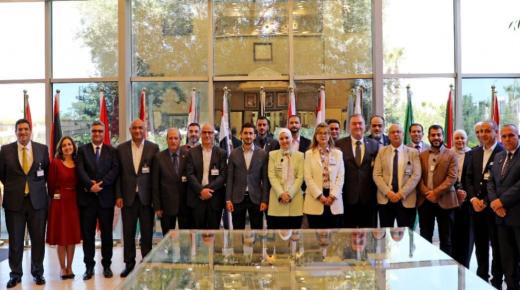 أسرة “الشرق الأوسط” تتبادل التهاني بمناسبة عيد الفطر السعيد